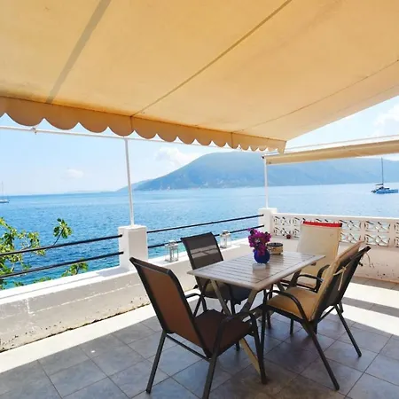 Efi's By The Sea * フィスカルドン