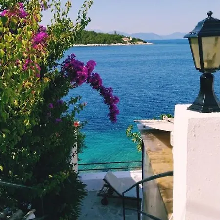 Efi's By The Sea Holiday home *