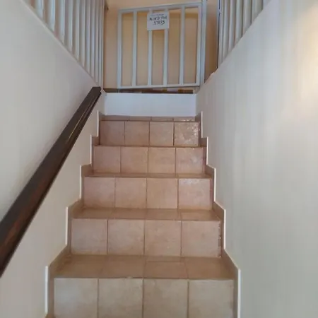 Efi's By The Sea フィスカルドン